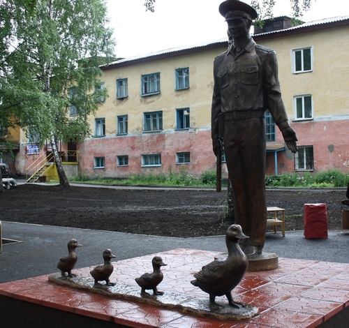 Памятник Дяде Степе появился в Прокопьевске Кемеровская области
